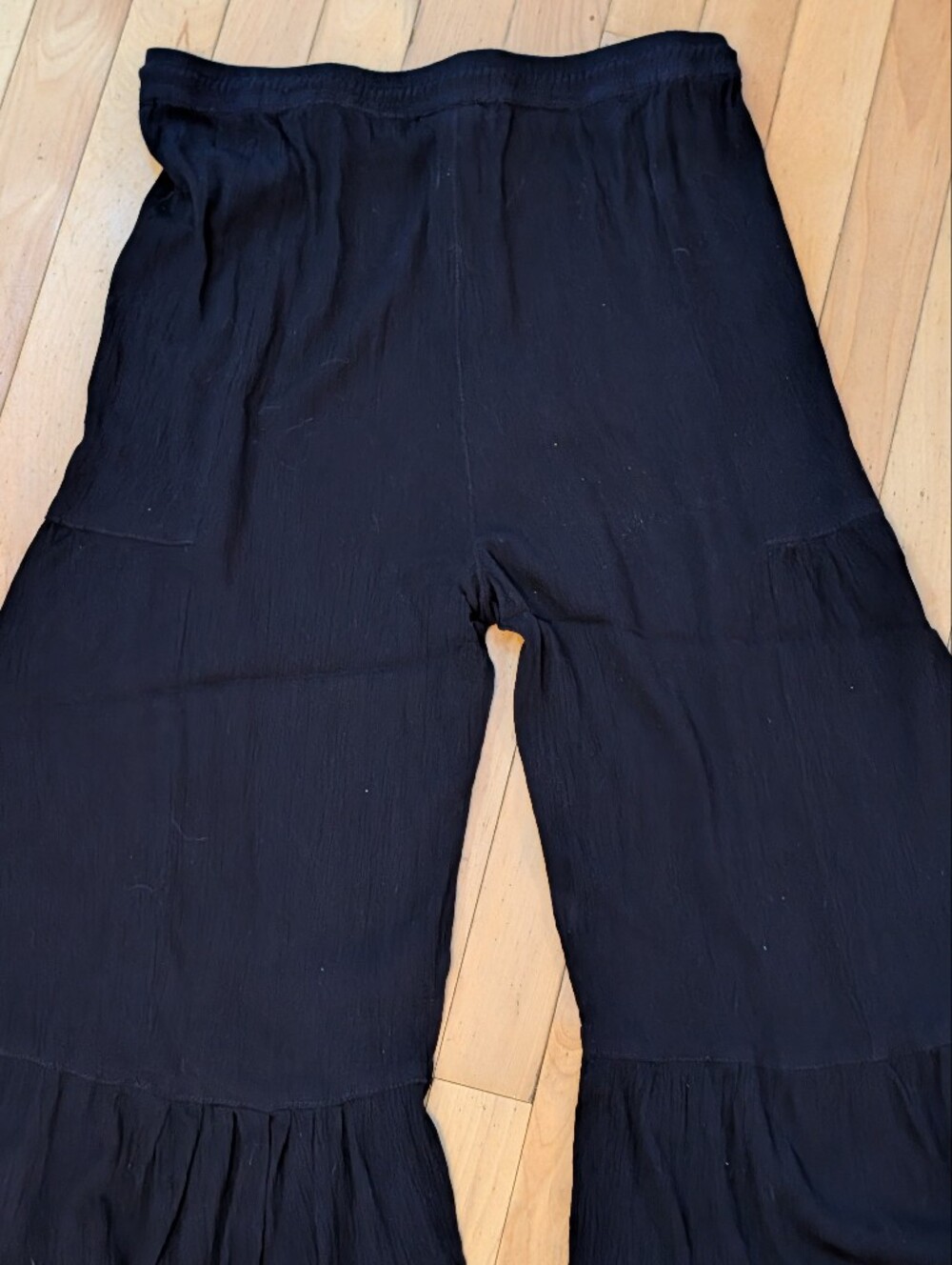 Embroidered Capris - Picture 4 of 6